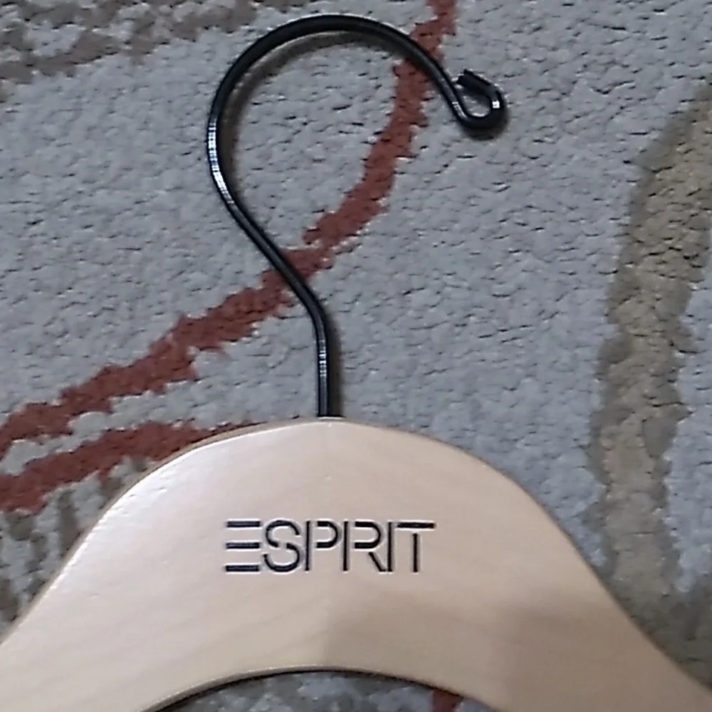 Esprit wooden hangers